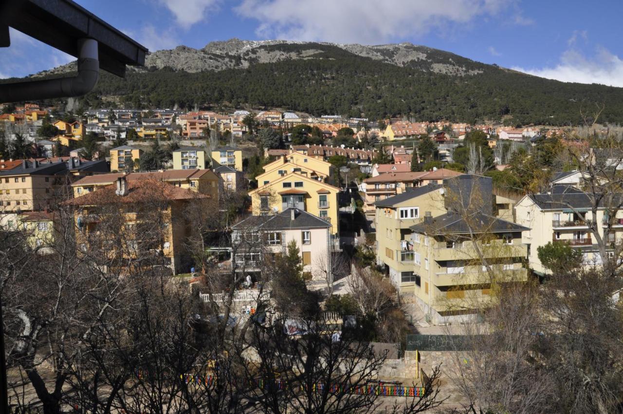 Hotel Tres Arcos San Lorenzo de El Escorial Pokoj fotografie