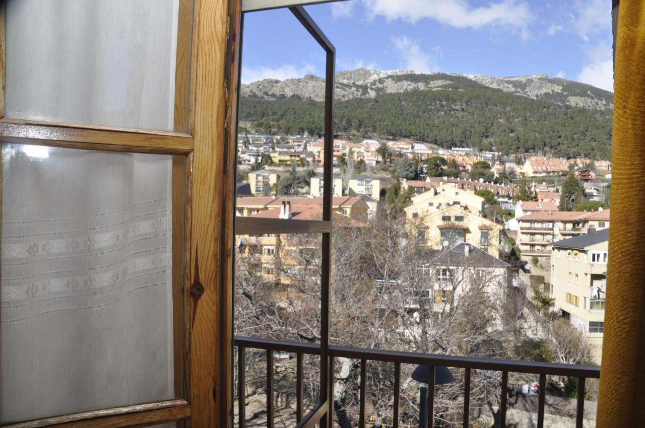 Hotel Tres Arcos San Lorenzo de El Escorial Pokoj fotografie